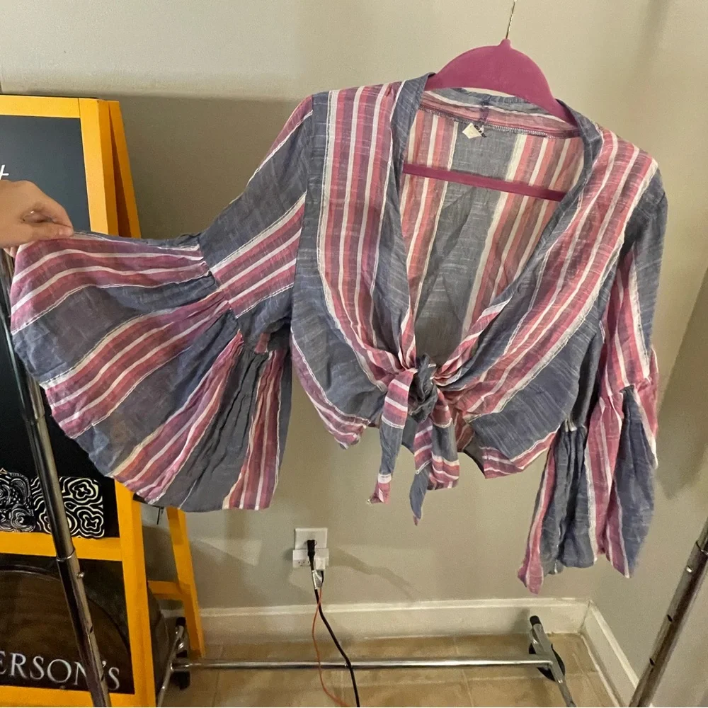 Tie front crop blouse - Picture 1 of 4